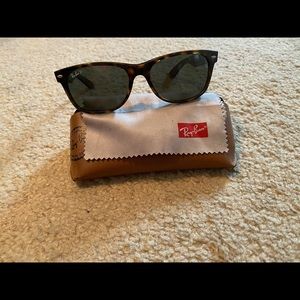 Ray-Ban classic wayfarer sunglasses (women's)